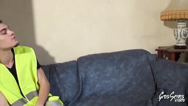 Azgın milf Sophie çalışanlarının horozunu kıçına alıyor - 5 image