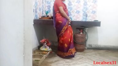 Desi Bengali desi Pueblo Indio Bhabi Cocina Sexo En Saree Rojo ( Official Video By Localsex31) - 7 image