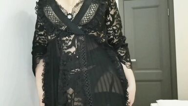 STEP MOM WITH HUGE TITS SHOWS MASTURBATION TUTORIAL - 4 image