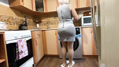 I saw a big and mature ass in the kitchen missing anal - 2 image