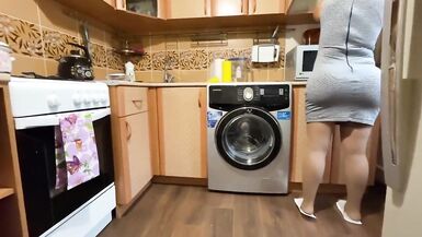 I saw a big and mature ass in the kitchen missing anal - 5 image
