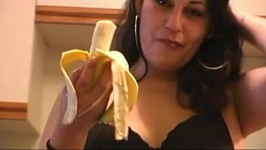 NDNgirls - Ojibwe Native American Indian girl сосет черный член во время курения и еды McDonalds POV ft Danica / Shimmy Cash - 1 image