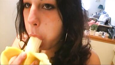 NDNgirls - Ojibwe Native American Indian girl сосет черный член во время курения и еды McDonalds POV ft Danica / Shimmy Cash - 6 image