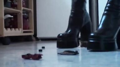 Footdominationdan kızlar iş başında - 11 image