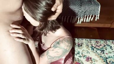 Beautiful Woman in Throat pop training - 13 image