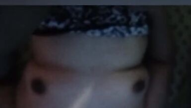 Наслаждаясь теплом друг друга в холодную погоду! Изучение ее тела заставляет меня кончать! Ang sarap talaga!