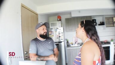 Stranger makes a good deal and I end up accepting- Spanish porn - 2 image