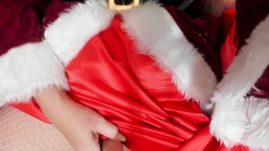 Curvy MILF Rosie: Mrs. Futa Clause Fills Your Stocking - 8 image