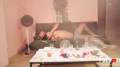 HORNY STEPMOM (Aisha Rengifo) - Disperata di scopare, seduce il figlio del marito e lo scopa fino a farlo sborrare dentro di lei. - 3 image