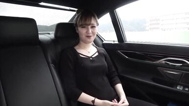 Trop mignon pour vivre dans un logement municipal ! ! ! Spermatozoïdes buvant dune pipe dans la voiture avec une maman rare avec une valeur rare élevée