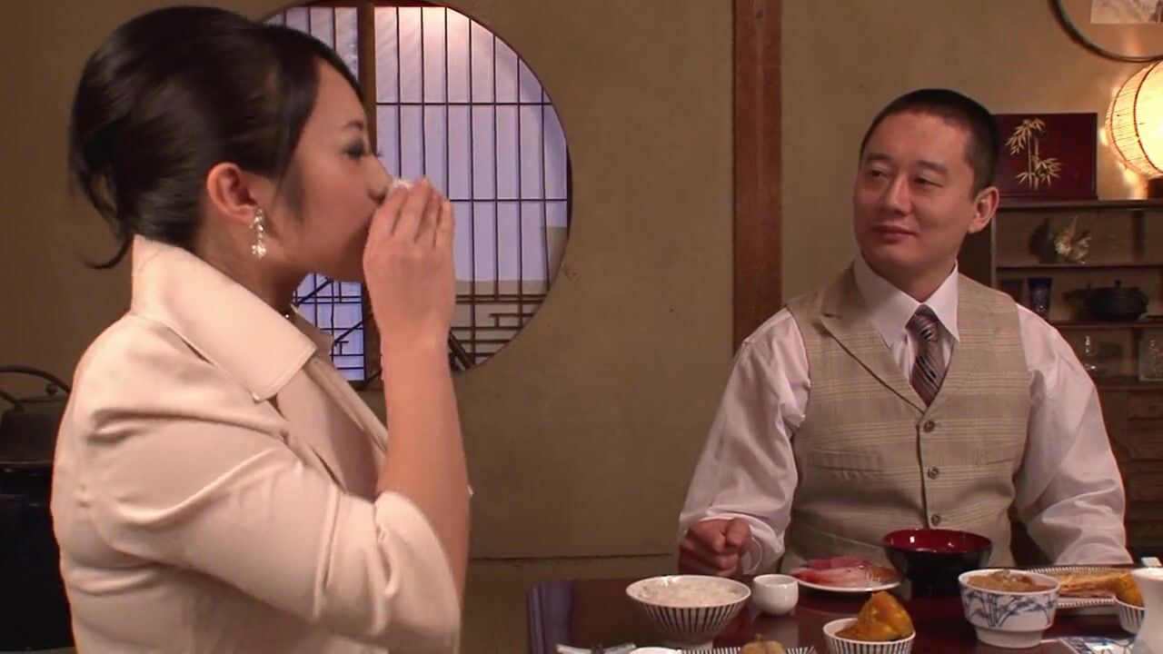 Japanese Double Creampie - Nerdy japanese wife dreams of a double creampie by two unknown man @ Zeenite