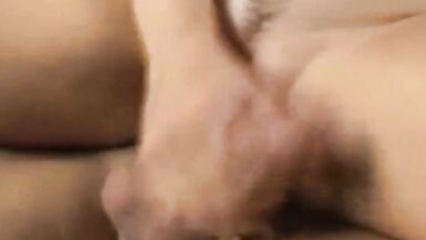 Blonde MILF wichst ihren Hengst, nur um sich gut zu fühlen - 10 image