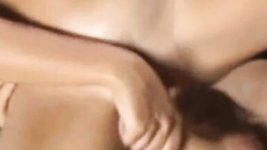 Blonde MILF wichst ihren Hengst, nur um sich gut zu fühlen - 12 image