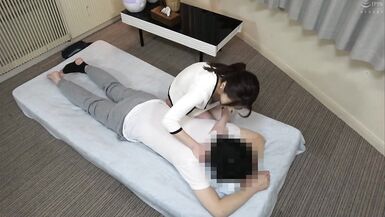 Relaxation Spa where the Therapist's Boobs Hit You - 2 image