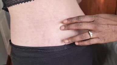 Le nombril dun homme est un nombril dune femme, cest un nombril dune femme, cest un nombril dune femme, cest un nombril dune femme