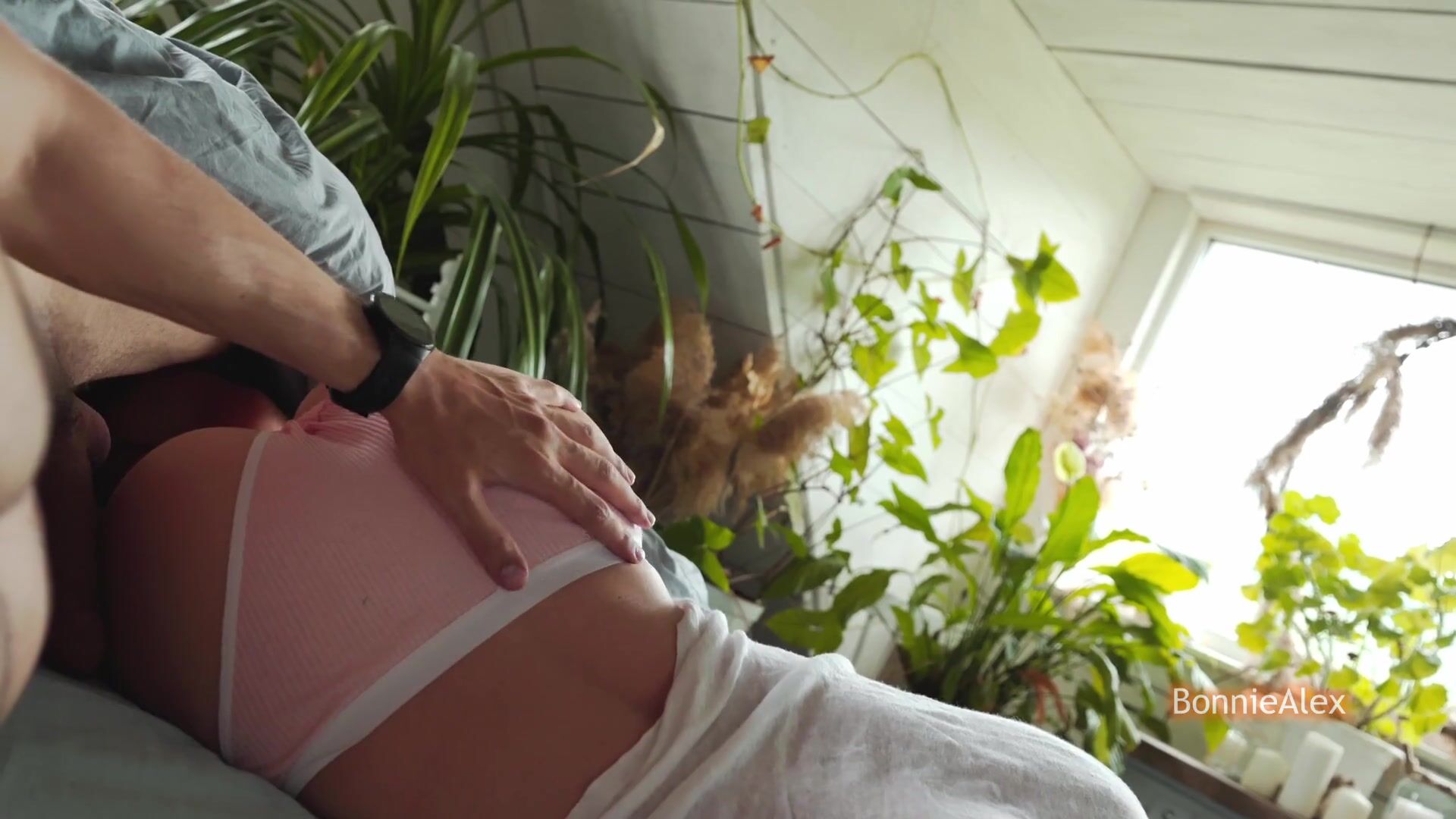 おはようございます！官能的な朝のセックス オンラインで視聴する