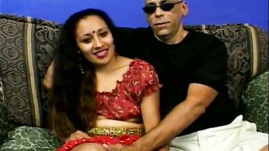 Indian floozie improves her English linguistic exercises in company of four American studs - 2 image