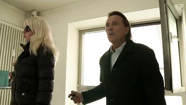 Nachbarinnen - Episode 3 - 9 image