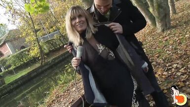 Lisa, uma puta madura e gostosa, a fazer um ménage à trois hardcore e DP - 6 image