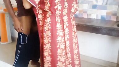 Bhabhi da aldeia indiana Xxx vídeos com agricultores bonitos - 2 image