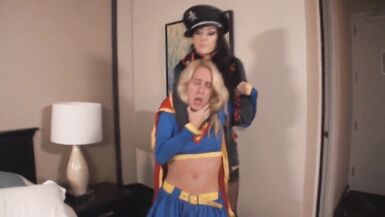 Superwoman vs General Zod