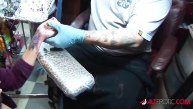 Shyla Stylez gets tattooed while playing with her tits - 10 image
