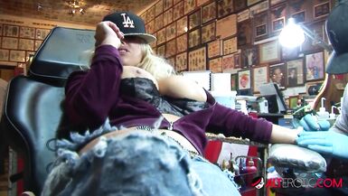 Shyla Stylez gets tattooed while playing with her tits - 5 image