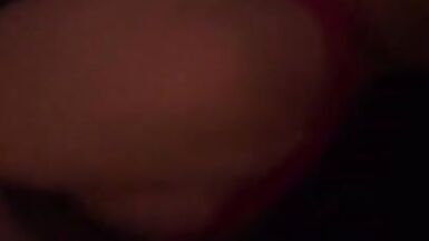 Partage de la GF dune amatrice aux yeux bandés avec un inconnu sur Tinder