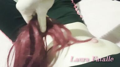 Une mère sexy jouit dun orgasme énorme - Laura Fatalle