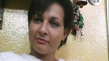 Dildo und Blowjob Test bei Haufrau Sabrina 32