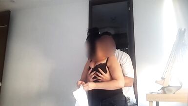 Criada tiene enormes pechos naturales y deja que su jefe se los apriete como a ella le encanta - 8 image
