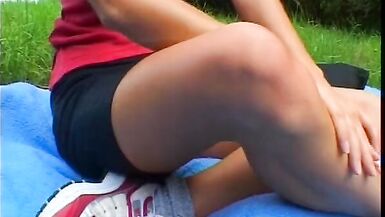 Outdoor Dildo Spass mit deutscher Webcamtante - 5 image