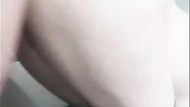 Amateur Big Ass MILF gets a Anal morning - 6 image