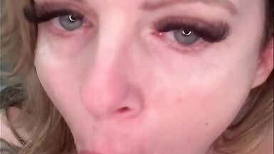 Sweet Vickie solo play and squirt - 4 image