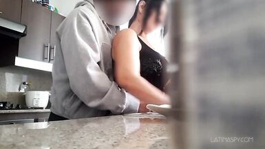 Big breast milf maid lets guy grab her huge natural boobs - 10 image
