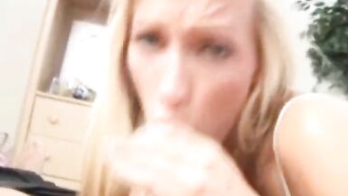 Une nouvelle expérience de fellation parfaite pour une femme tchèque - 10 image