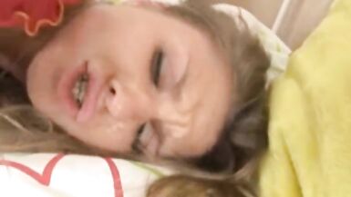 Anale profonde Gaping Russian Teen Making Enjoyment