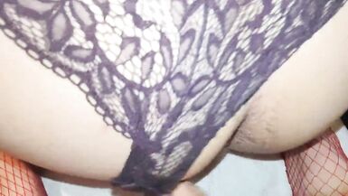 Close up wife shows how to do a brutal fisting for a babe in HD quality - 13 image