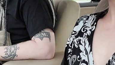 Jai fait jouir ma copine rousse dans la voiture avec un vibrateur à distance. - 15 image