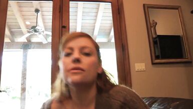 rossa MILF lesbica - 3 image