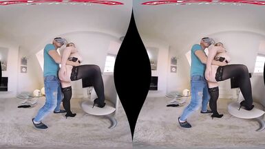 RealityLovers - VR Porn mit rothaariger MILF - 15 image