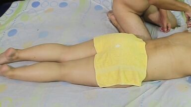 Humecta mi piel y me hace orinar delicioso = Oscuro Despertar - 1 image