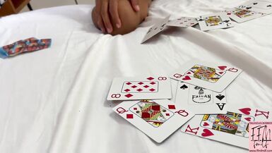 La belle-mère joue au Strip Poker et perd. Commandez votre propre vidéo personnalisée avec Magnita