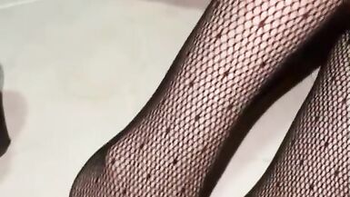 Du magst meine kleinen Füße PERVERTED - 3 image