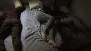 "Branquinha" fucks her husband's cousin in the couple's bed. - 1 image