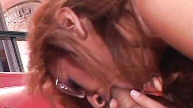 Old MIlf came to her neighbour to get fucked in her hairy pussy - 5 image