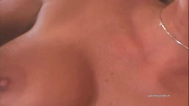 Kristal Summers se fait baiser la bouche et reçoit une injection orale (Vintage Video) - 14 image