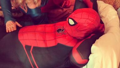 Supergirl sucks Spiderman - 6 image