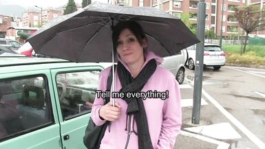 Proposition indécente - Une MILF très chaude cocufie son mari pour 2000 euros avec un mec rencontré dans la rue