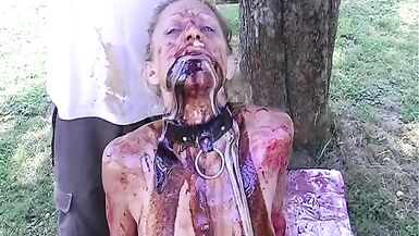 Perverse Food Sklavin sie schluckt mehr als dein 3er BMW - 9 image